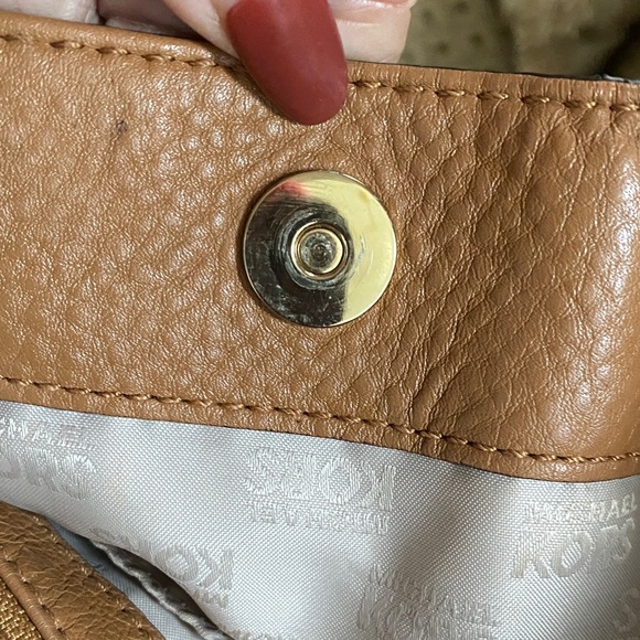 Michael Kors Tan Leather Shoulder Bag - Picture 15 of 16